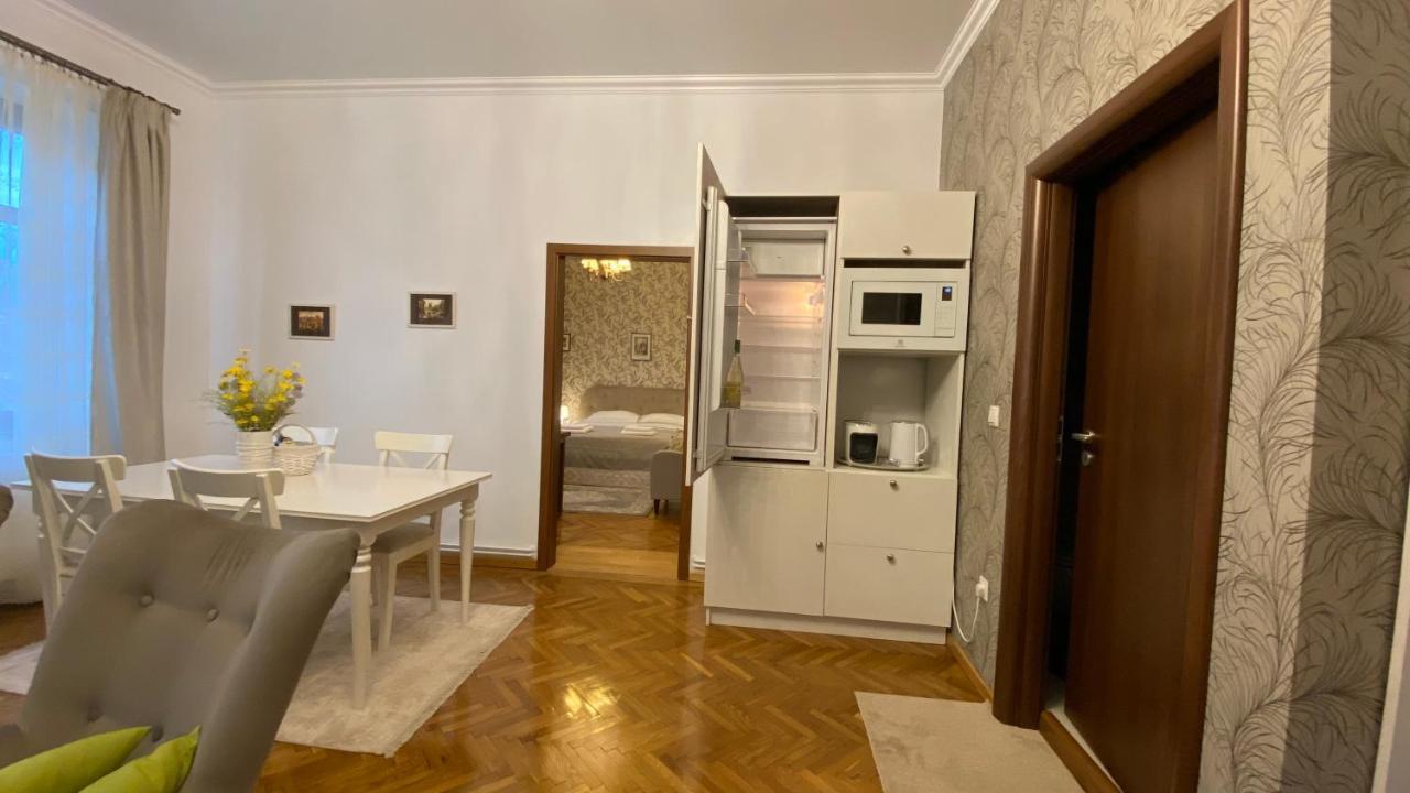 Old Town Ana Apartment